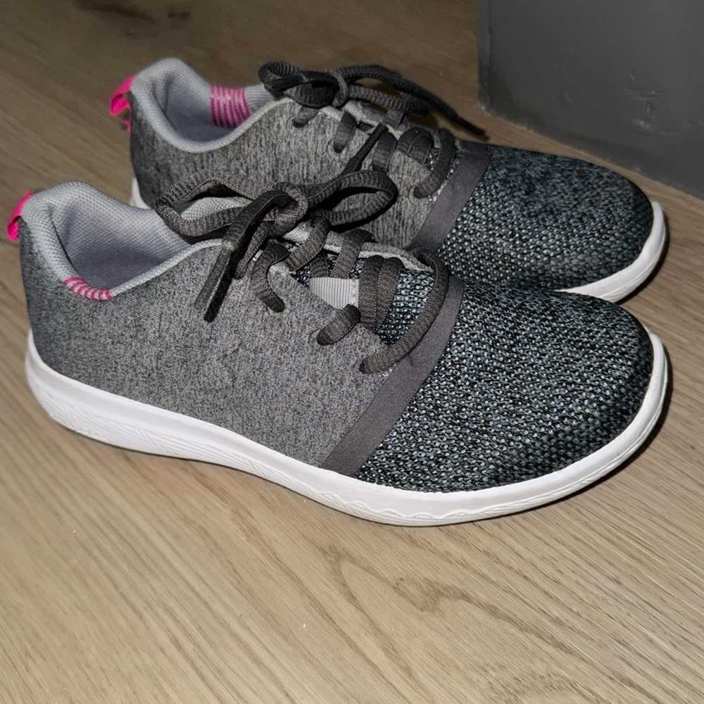 Under Armour Girls Shoes Sz 1Y